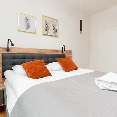 Park Arkadia With Parking Mokotow By Renters